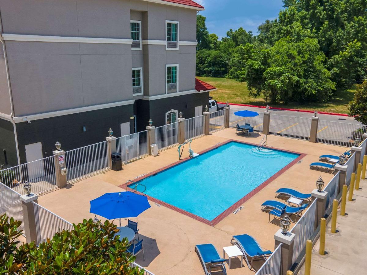 Comfort Inn & Suites Cleveland Exterior photo