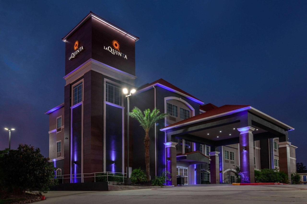 Comfort Inn & Suites Cleveland Exterior photo